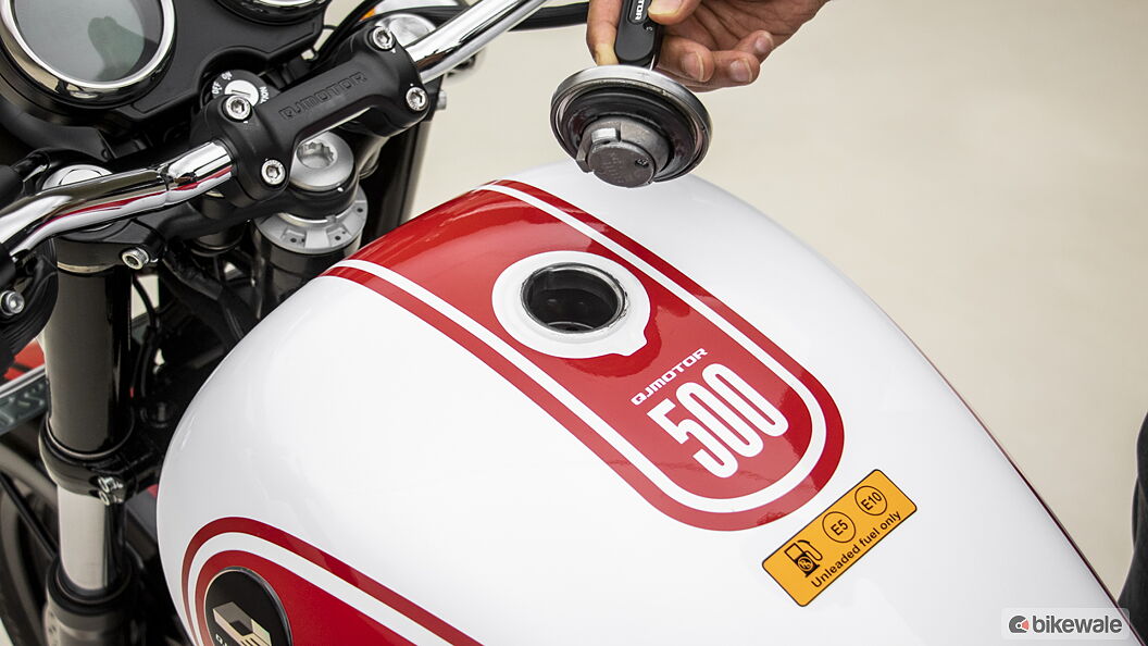 QJ Motor SRC 500 Open Fuel Lid