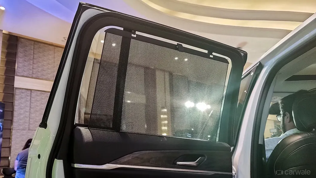 Grand Cherokee Front Windshield/Windscreen Image, Grand Cherokee Photos