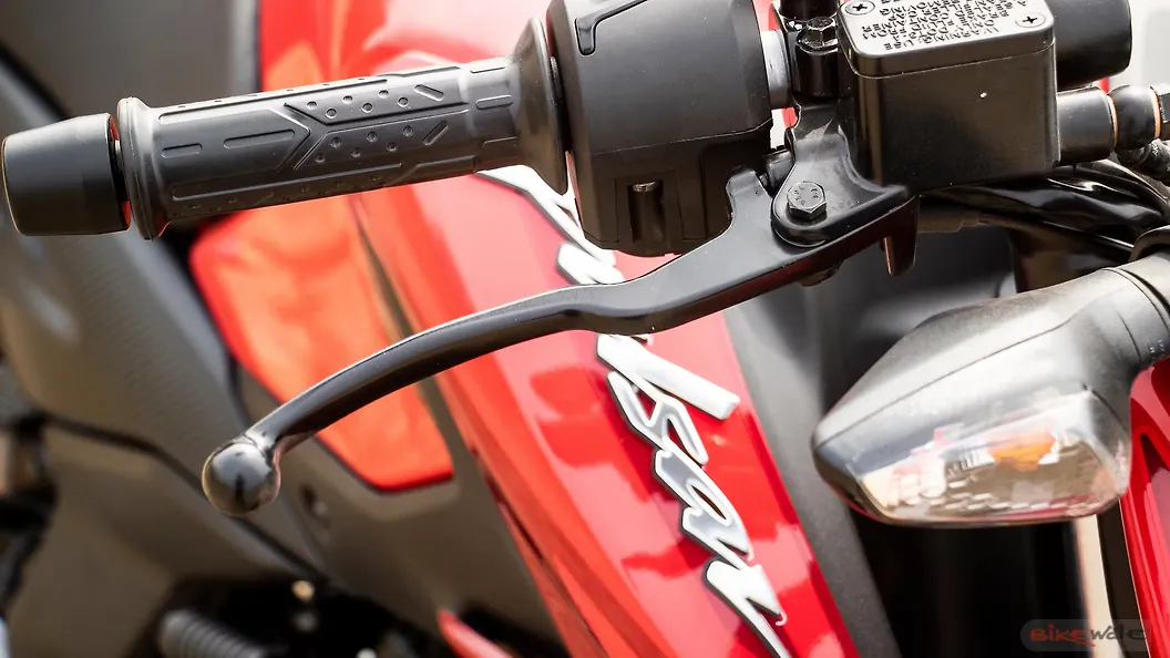 Bajaj Pulsar P150 Gear Shift Lever Image BikeWale