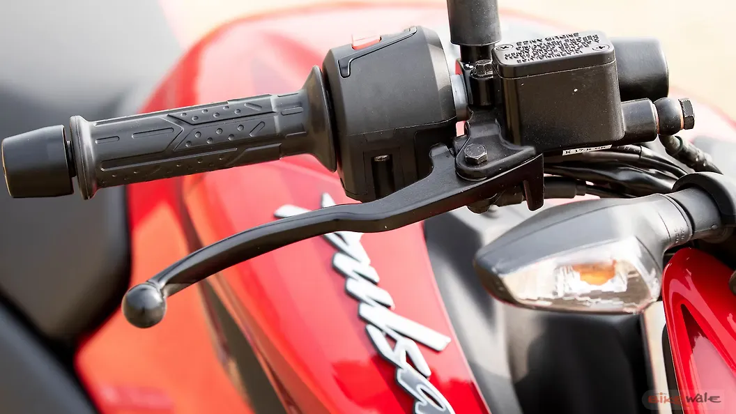 Bajaj Pulsar P150 Pillion Footrest Image BikeWale