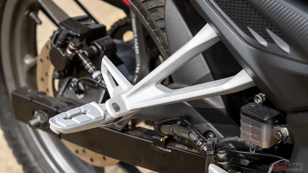 Bajaj Pulsar P150 Pillion Footrest Image BikeWale