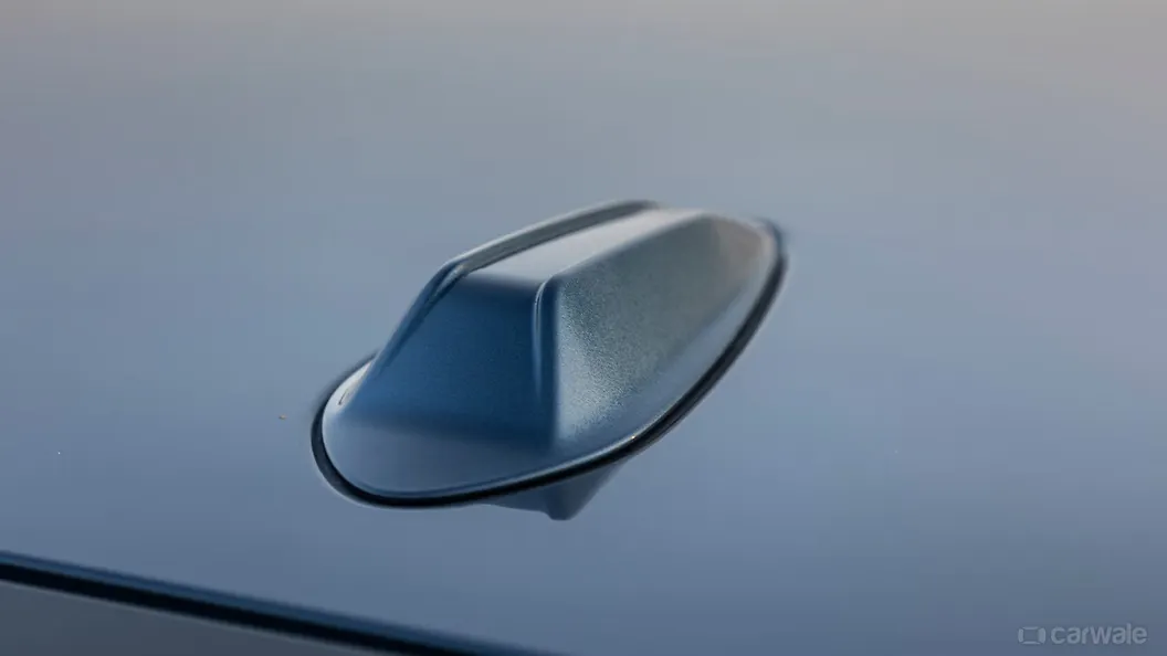 BMW M340i Antenna