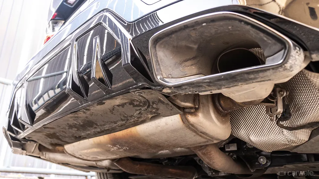 BMW M340i Exhaust Pipes