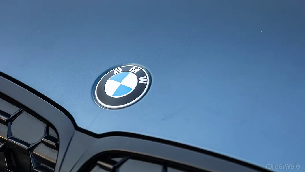 BMW M340i Front Logo