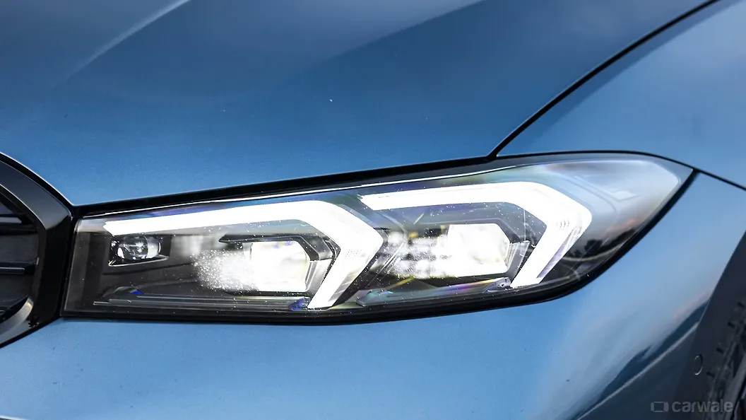 BMW M340i Headlight