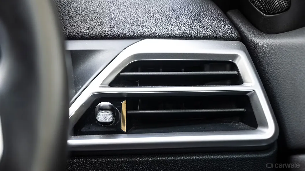BMW M340i Right Side Air Vents
