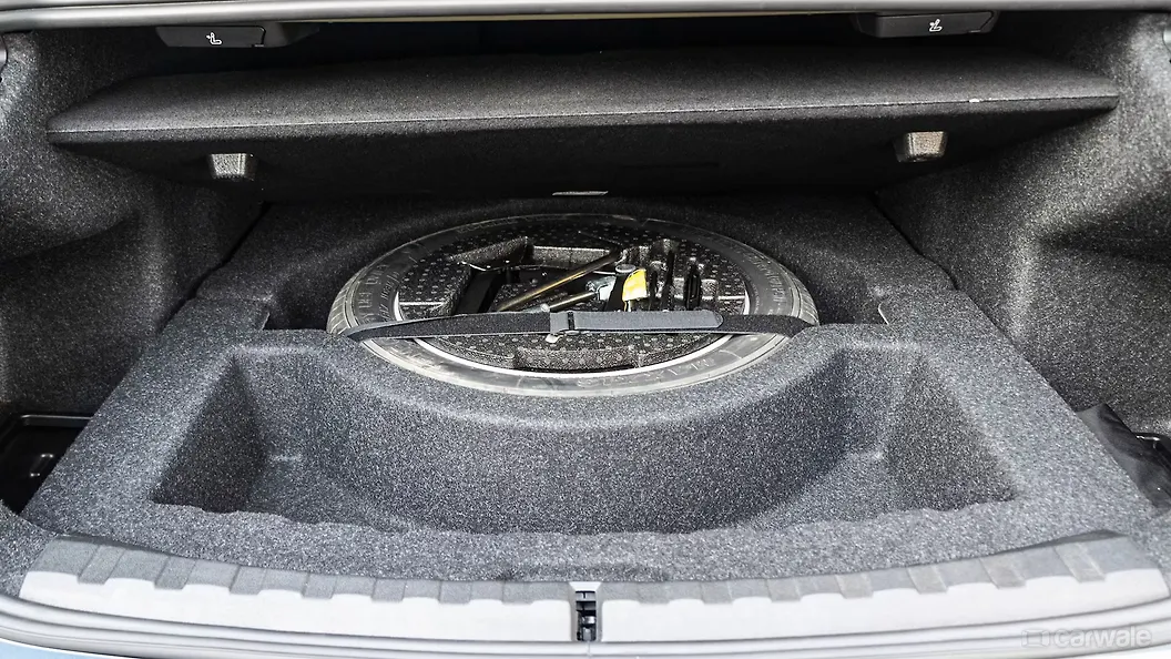 BMW M340i Under Boot/Spare Wheel