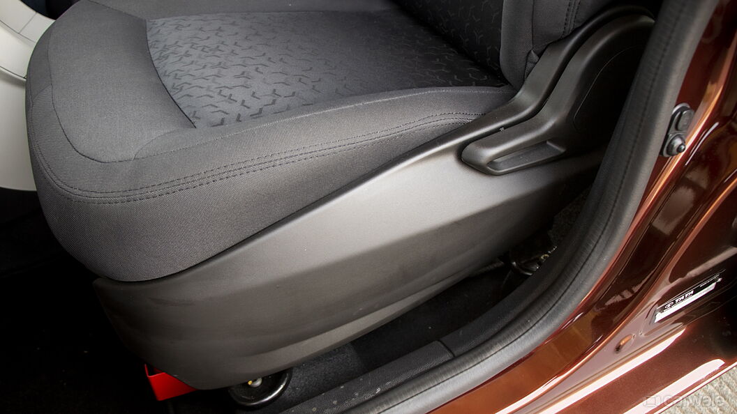 Tata Tigor EV Seat Adjustment Manual for Front Passenger