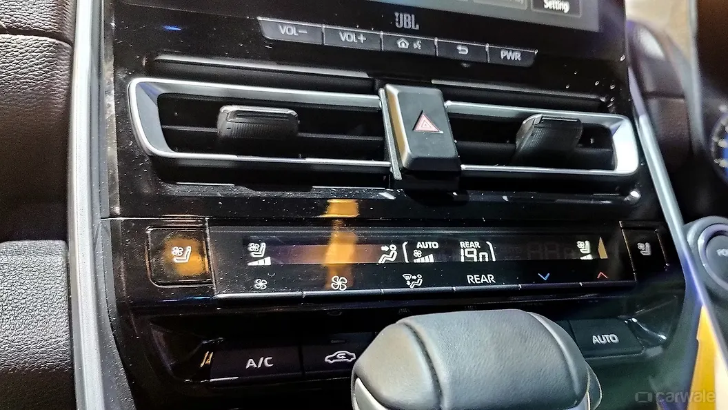 Innova Hycross AC Controls Image, Innova Hycross Photos in India CarWale