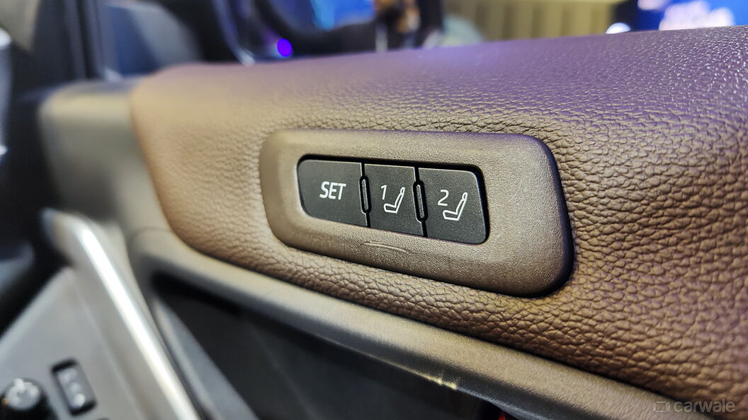 Toyota Innova Hycross Front Row Seats