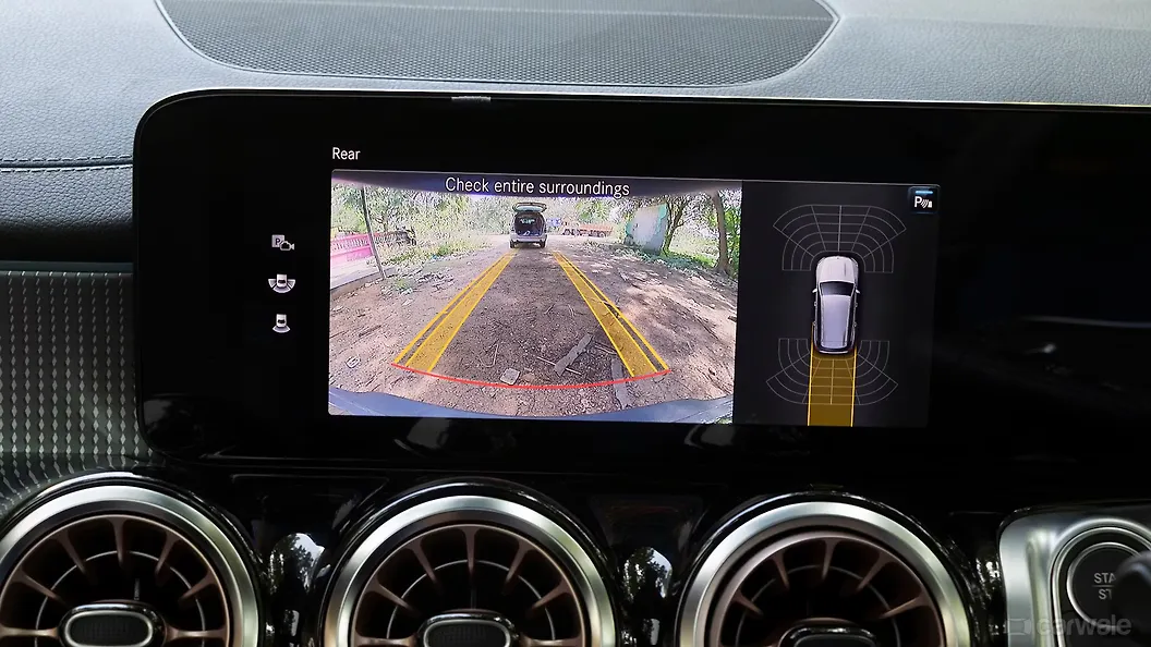 Mercedes-Benz EQB Infotainment System