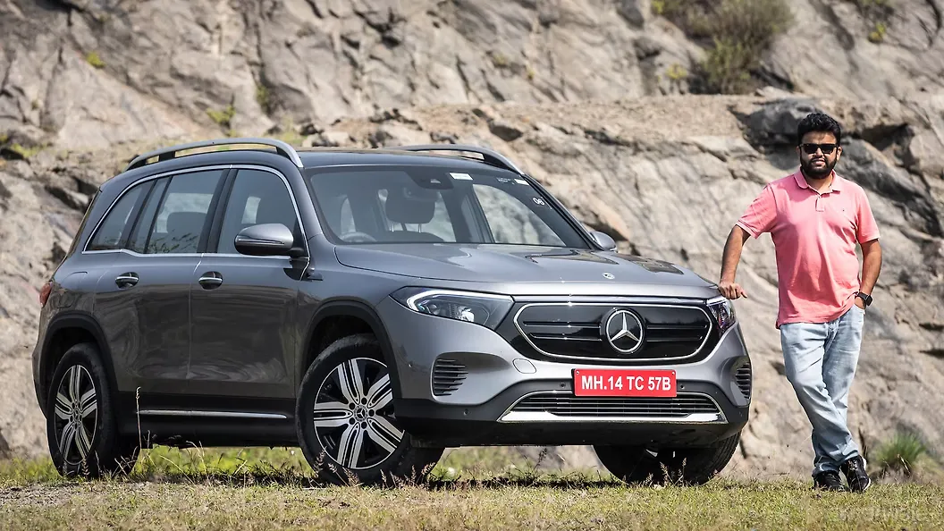 Mercedes-Benz EQB Right Front Three Quarter