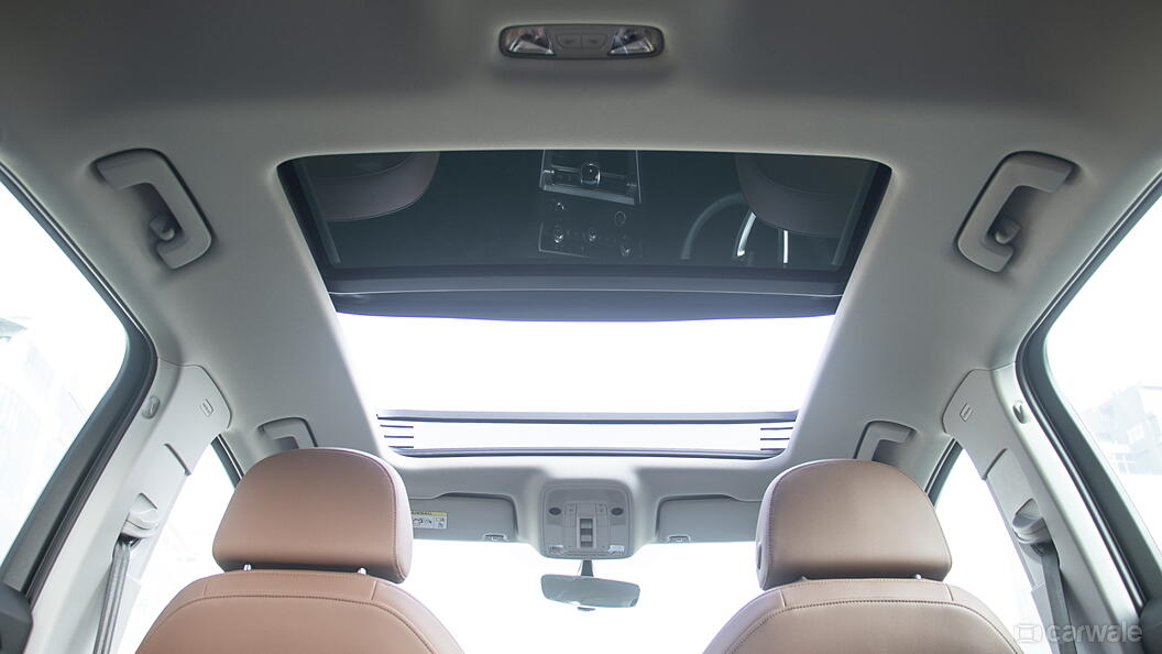 Q3 Sunroofmoonroof Image Q3 Photos In India Carwale