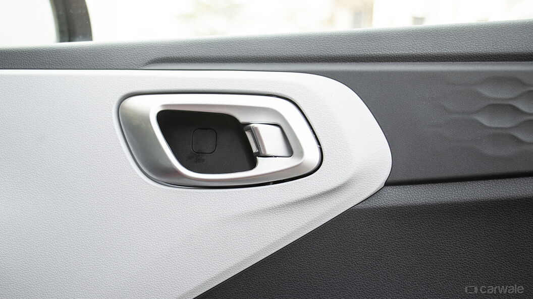 Hyundai Grand i10 Nios Front Right Door Pad Handle