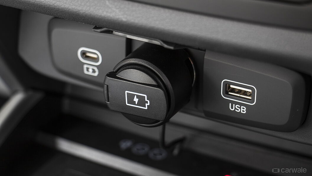 Hyundai Grand i10 Nios USB Port/AUX/Power Socket/Wireless Charging