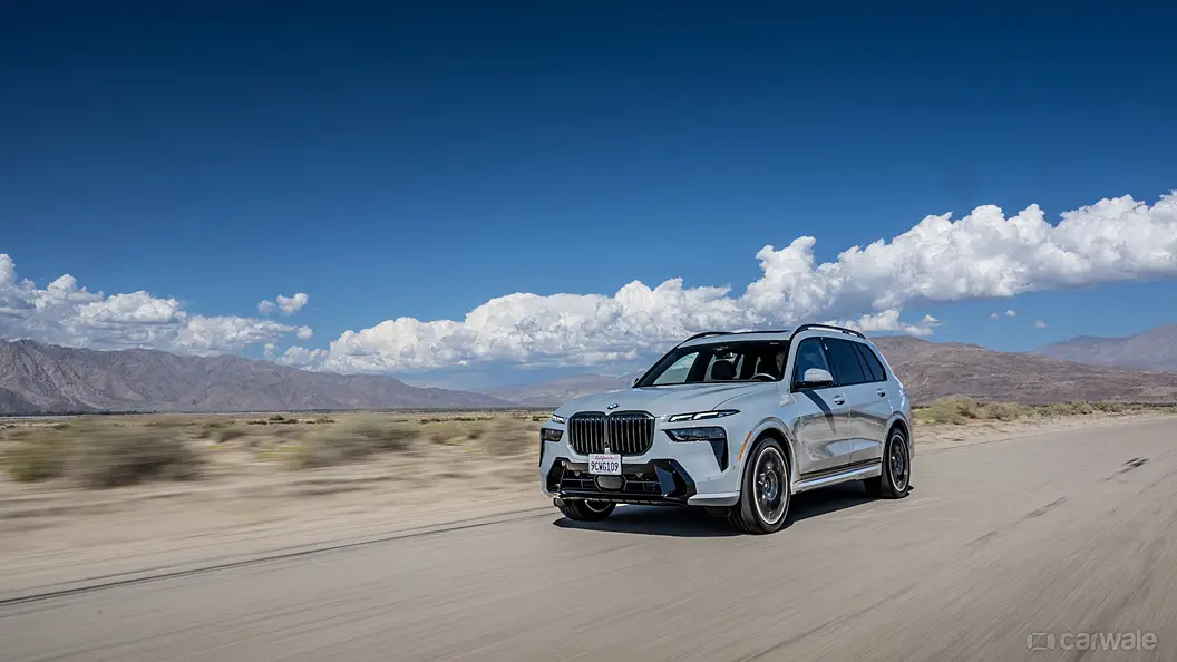 BMW X7 Left Front Three Quarter