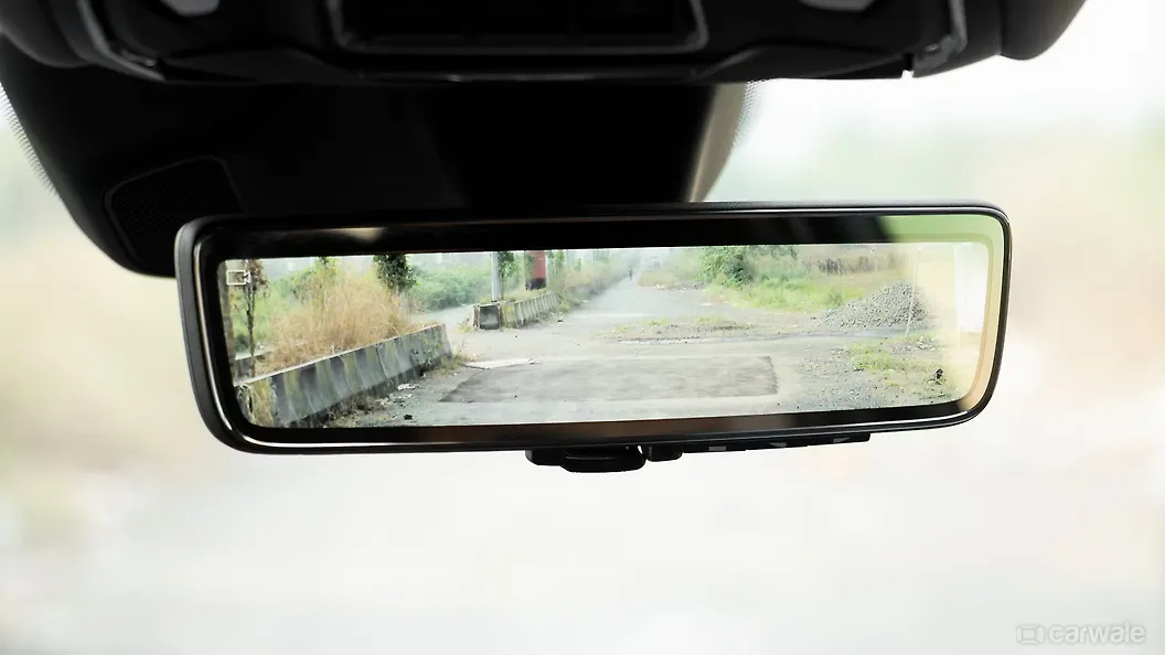 Grand Cherokee Inner Rear View Mirror Image, Grand Cherokee Photos in India CarWale