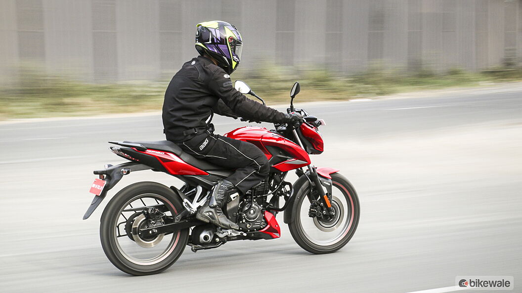 Bajaj Pulsar P150 Right Rear Three Quarter Image – BikeWale