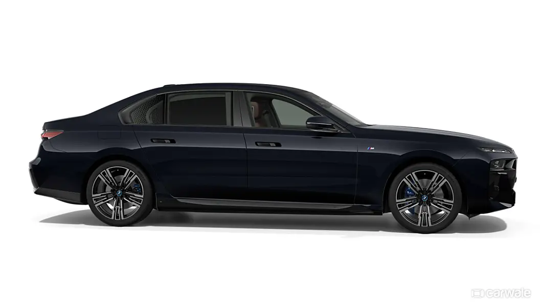BMW i7 Right Side View