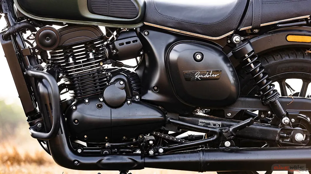 Yezdi Roadster Fuel Tank Image BikeWale