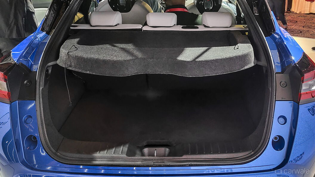 Nissan Juke Bootspace with Parcel Tray/Retractable
