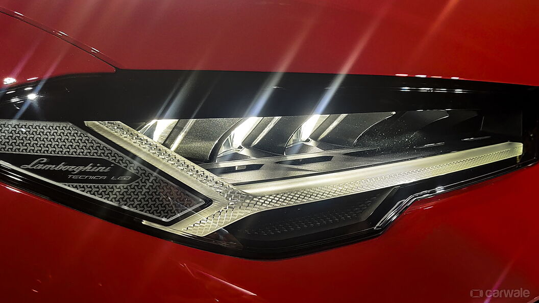 Lamborghini Urus Performante Headlight