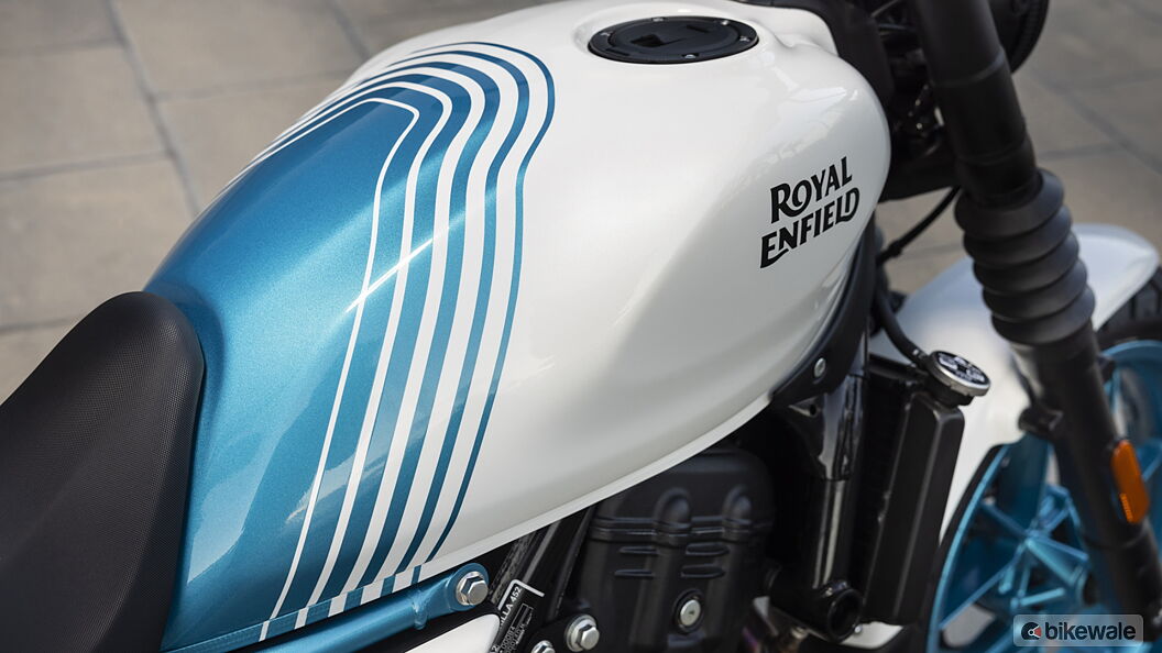 Royal Enfield Guerrilla 450 Fuel Tank Image – BikeWale