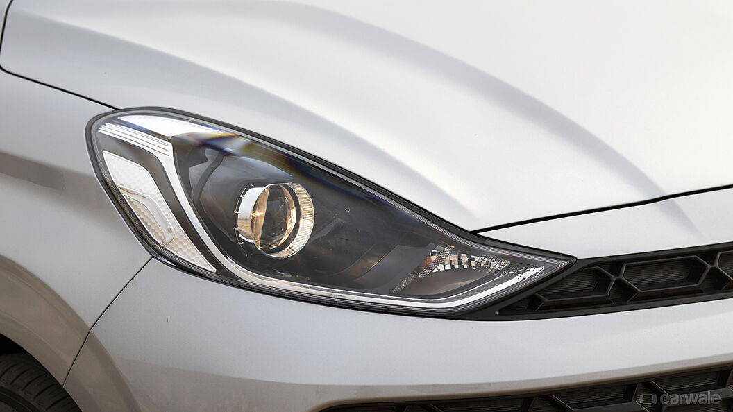 Hyundai Aura Headlight