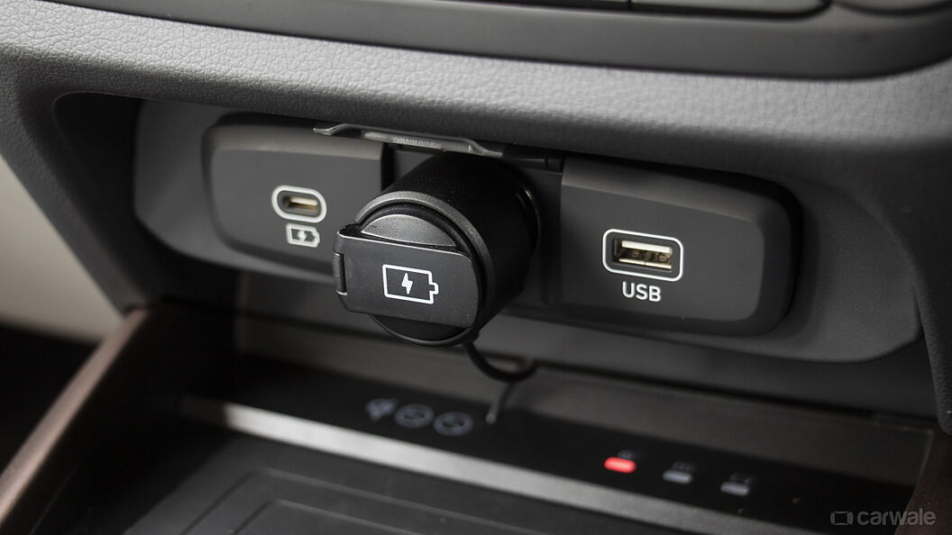 Hyundai Aura USB Port/AUX/Power Socket/Wireless Charging