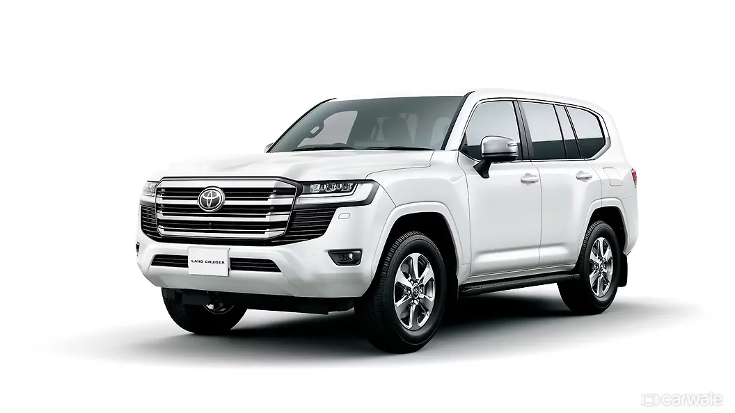 Land Cruiser Rear View Image, Land Cruiser Photos in India - CarWale