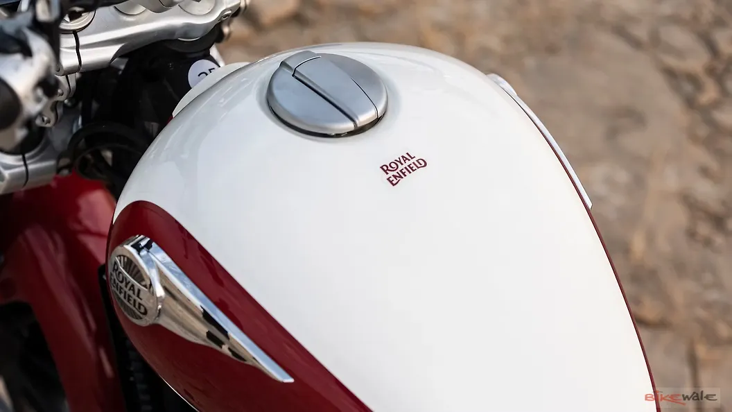 Royal Enfield Super Meteor 650 Fuel Tank Image BikeWale
