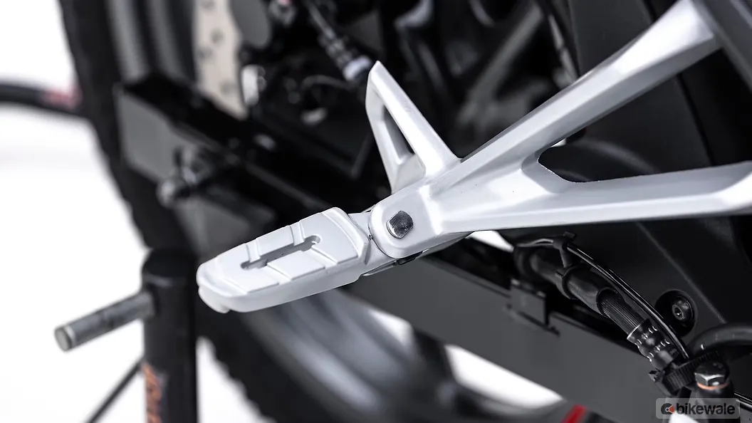 Bajaj Pulsar P150 Main Stand Image BikeWale