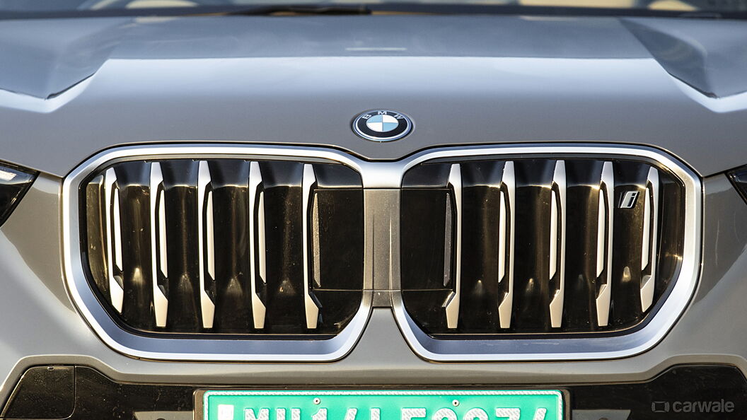 BMW iX1 Grille