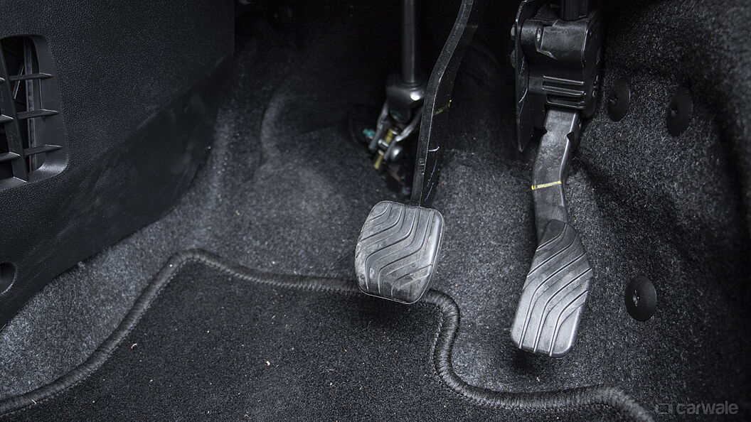 Renault Triber Pedals/Foot Controls