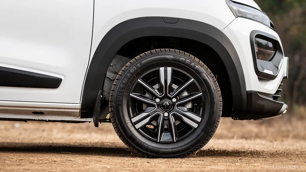 Kwid Rear Spoiler Image, Kwid Photos in India CarWale