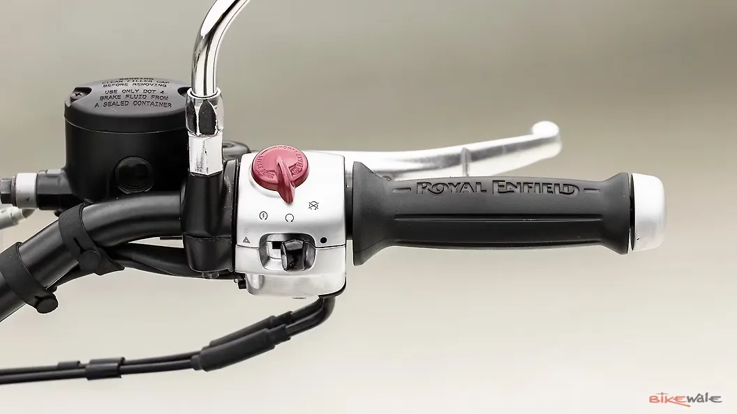 Royal Enfield Super Meteor 650 Handle Bar Image BikeWale