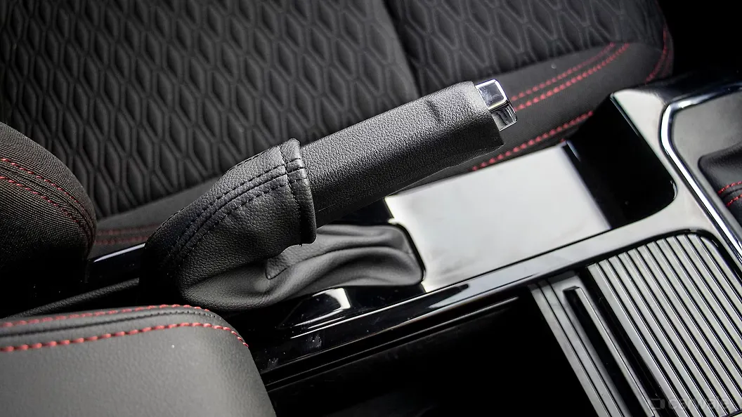 काईगर Parking Brake/Emergency Brake इमेज, काईगर भारत में फ़ोटोज़ कारवाले