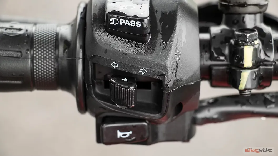 Yamaha FZS Fi V4 Ignition Switch Image – BikeWale