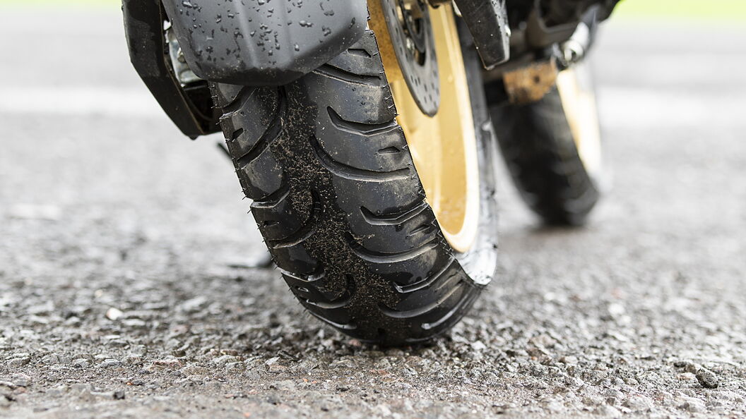 Fzs rear tyre discount cost