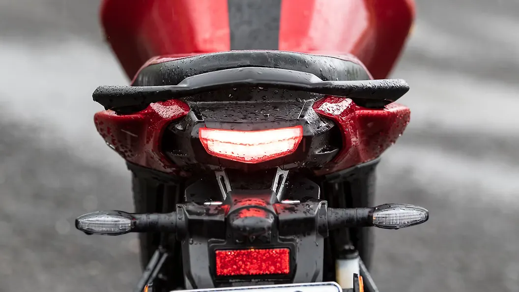 Yamaha FZS FI V4 Tail Light Image BikeWale