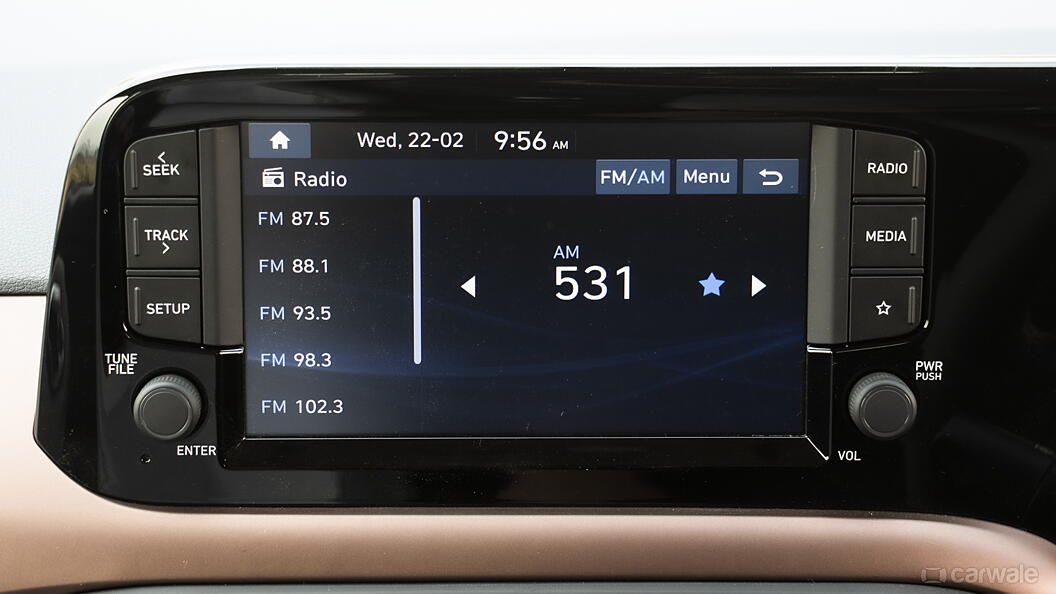 aura-infotainment-system-image-aura-photos-in-india-carwale