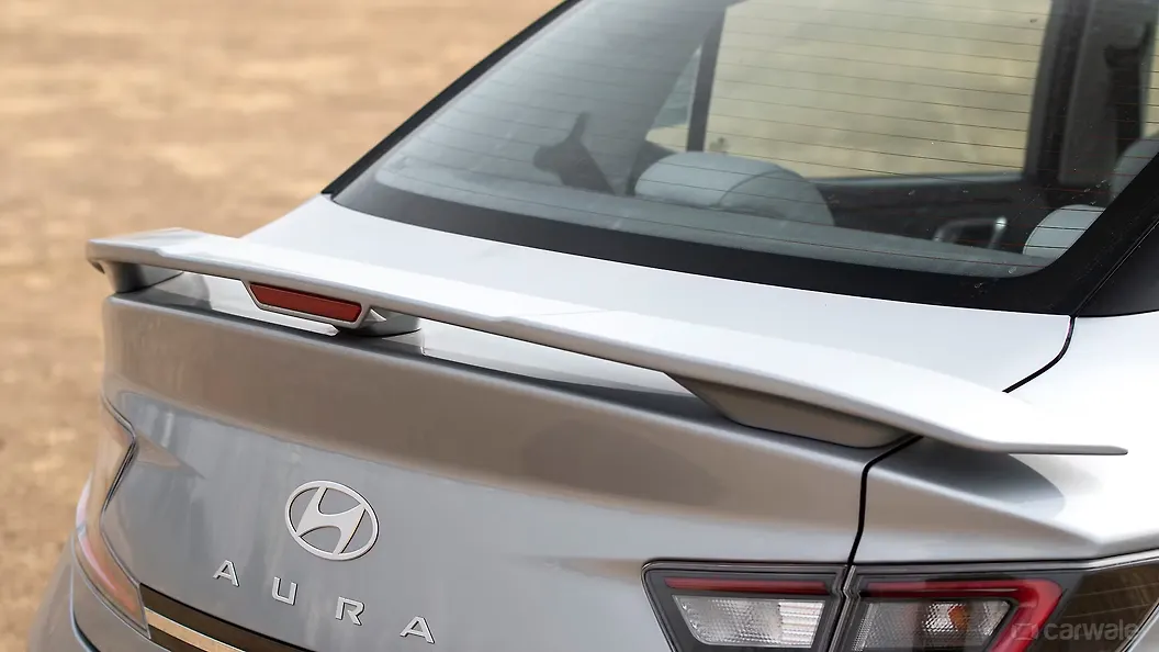 இந்தியாவில் உள்ள ஆரா Rear Spoiler படம், ஆரா புகைப்படங்கள் கார்வாலே