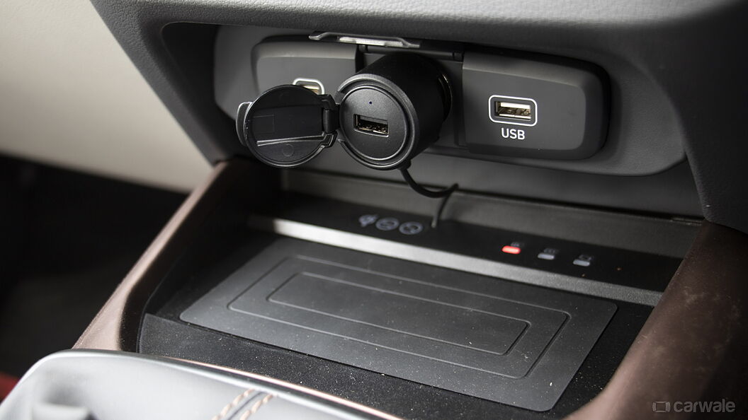 Hyundai Aura USB Port/AUX/Power Socket/Wireless Charging