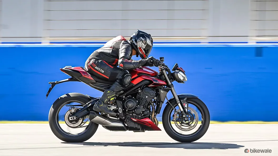 Triumph Street Triple RS Right Side View Image – BikeWale