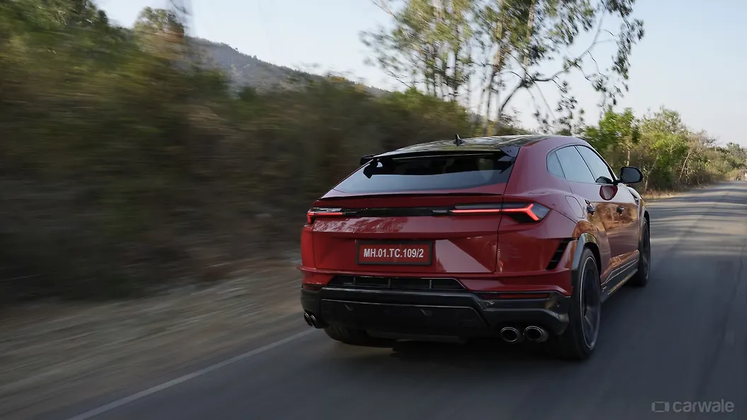 Urusb Rear Urus Performante Right Side View Image, Urus Performante Photos in ...