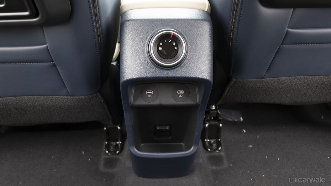 Discontinued Kia Carens 2023 Rear Row AC Controls