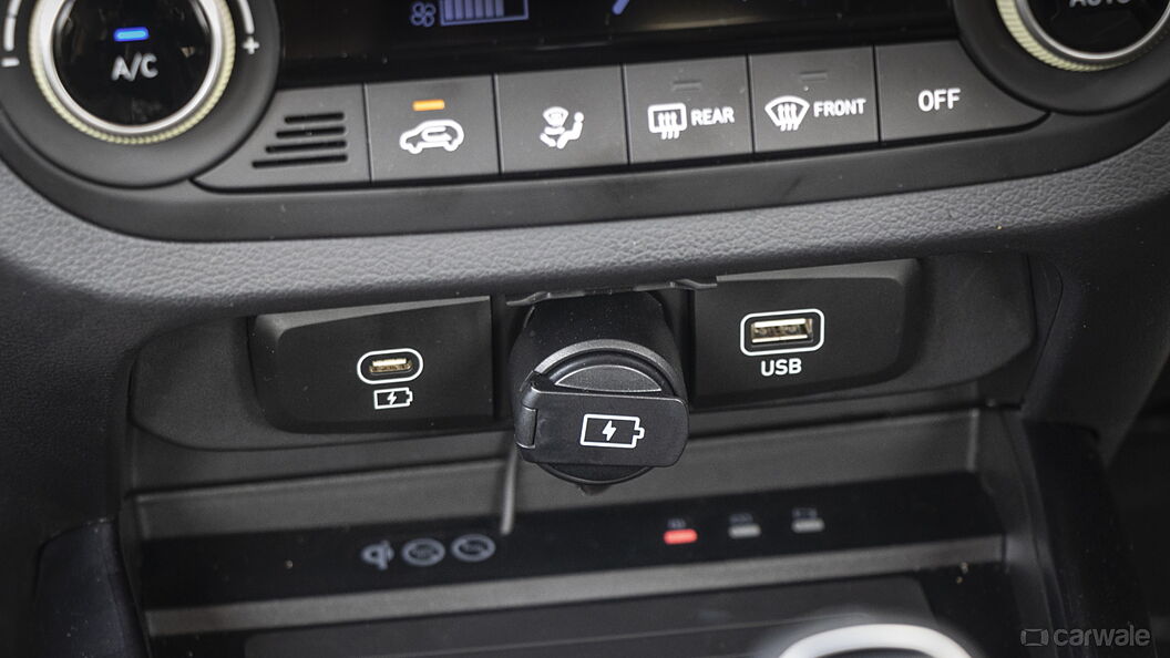 Hyundai Exter USB Port/AUX/Power Socket/Wireless Charging