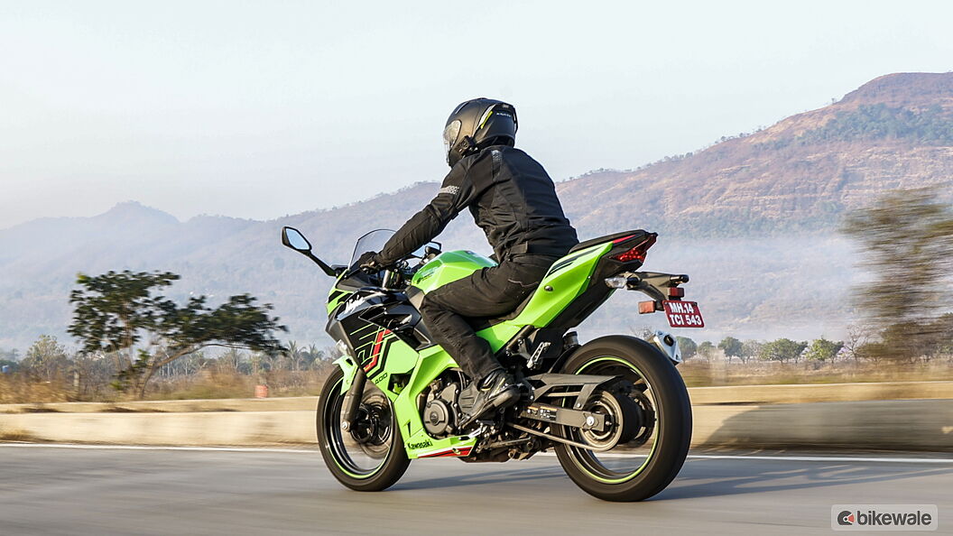 Images of Kawasaki Ninja 400 | Photos of Ninja 400 - BikeWale