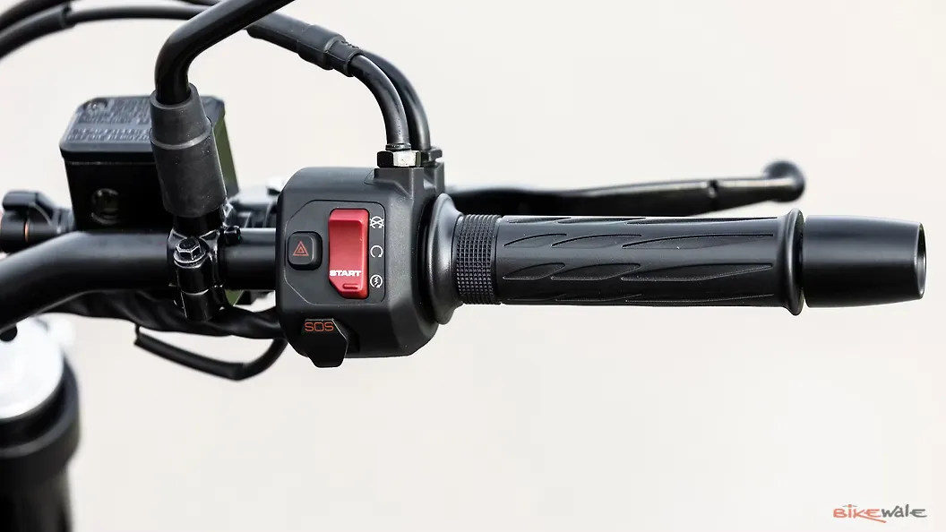 HarleyDavidson X440 Hazard Warning Lights Switch Image BikeWale