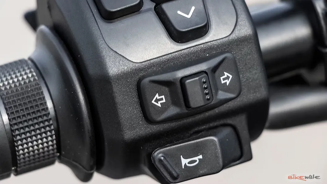 HarleyDavidson X440 Hazard Warning Lights Switch Image BikeWale